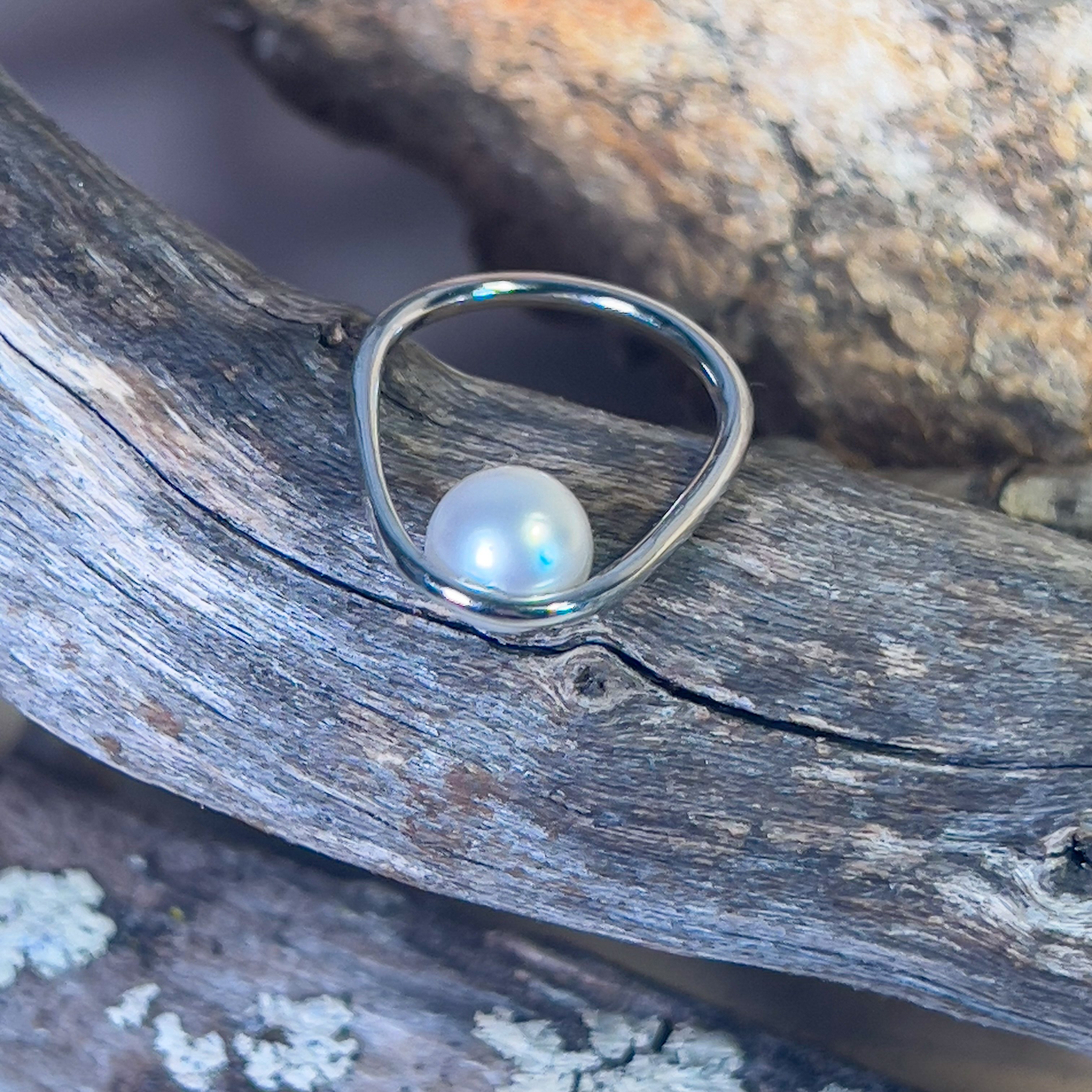 Sterling Silver Minimilast Contemporary design South Sea 8mm Pearl ring - Masterpiece Jewellery Opal & Gems Sydney Australia | Online Shop