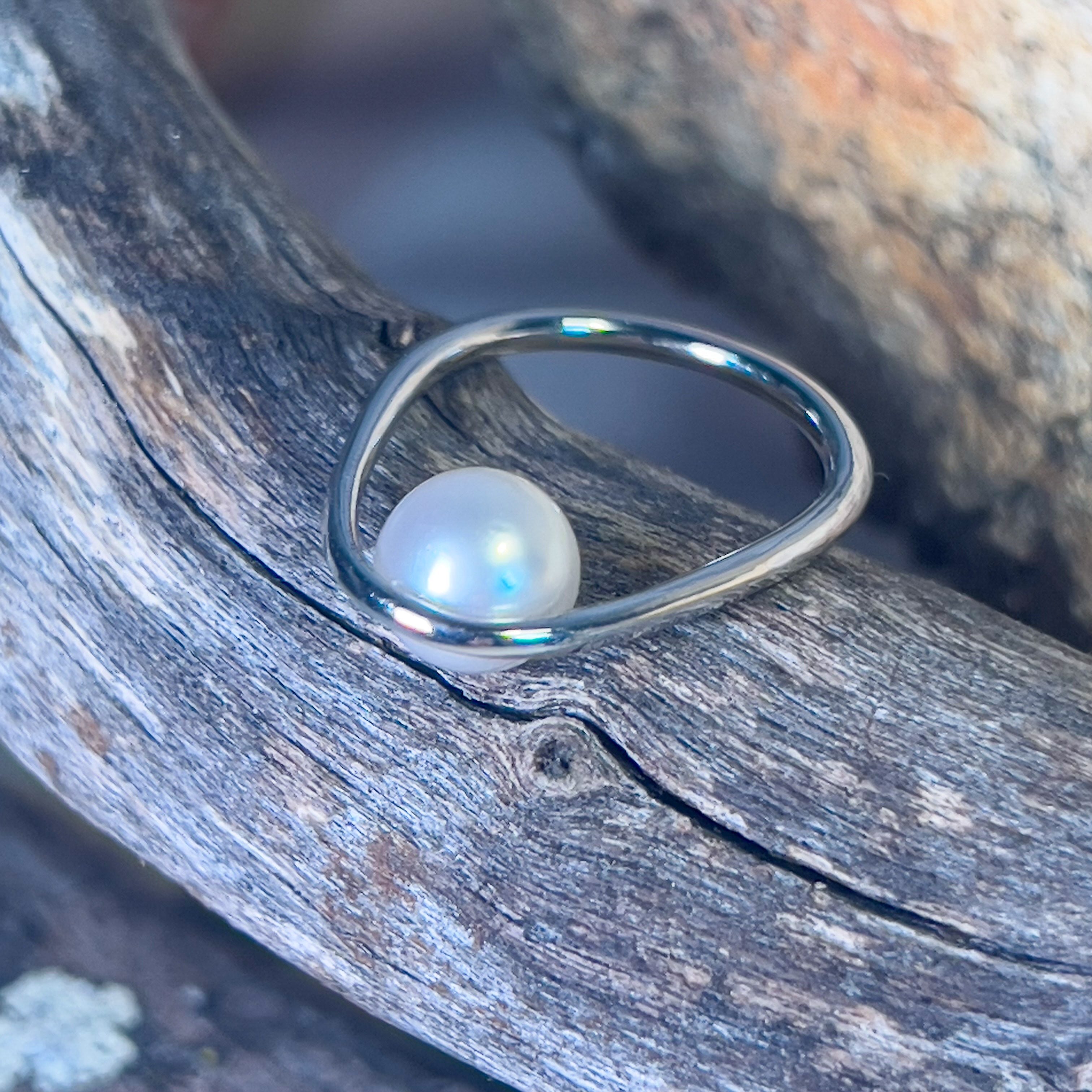 Sterling Silver Minimilast Contemporary design South Sea 8mm Pearl ring - Masterpiece Jewellery Opal & Gems Sydney Australia | Online Shop
