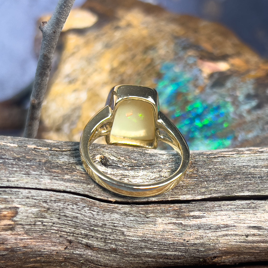 18kt Yellow Gold bezel set Light Opal green flash 5.15ct - Masterpiece Jewellery Opal & Gems Sydney Australia | Online Shop
