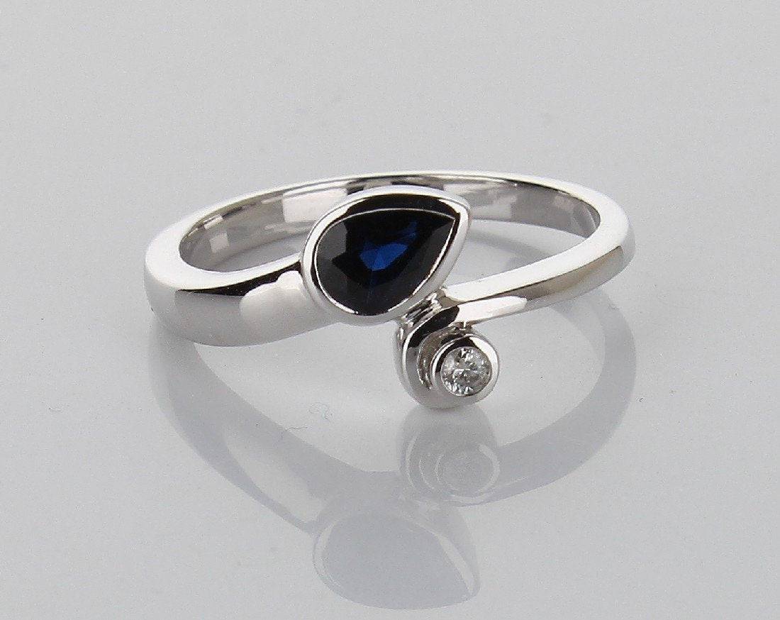 9KT WHITE GOLD SAPPHIRE AND DIAMOND RING - Masterpiece Jewellery Opal & Gems Sydney Australia | Online Shop