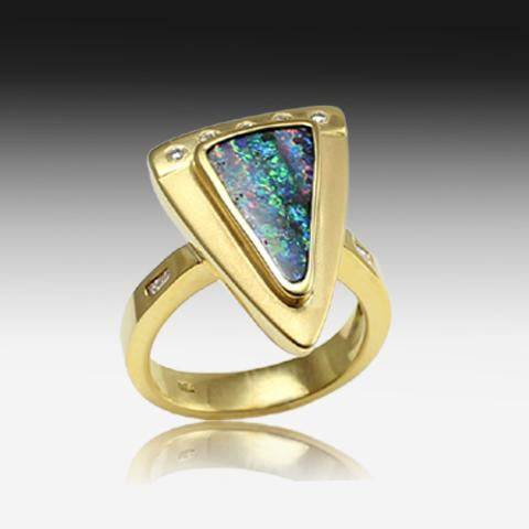 18kt Yellow Gold ring with BOULDER OPAL DIAMONDS TRIANGLE SHAPE